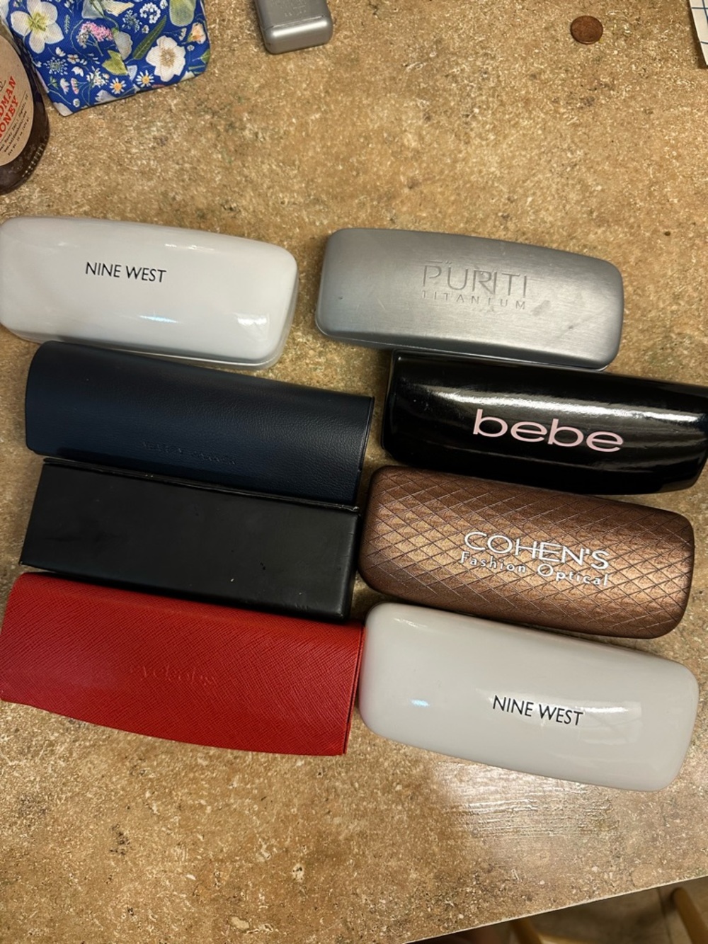 SUNGLASSES CASE - Picture 2 of 2